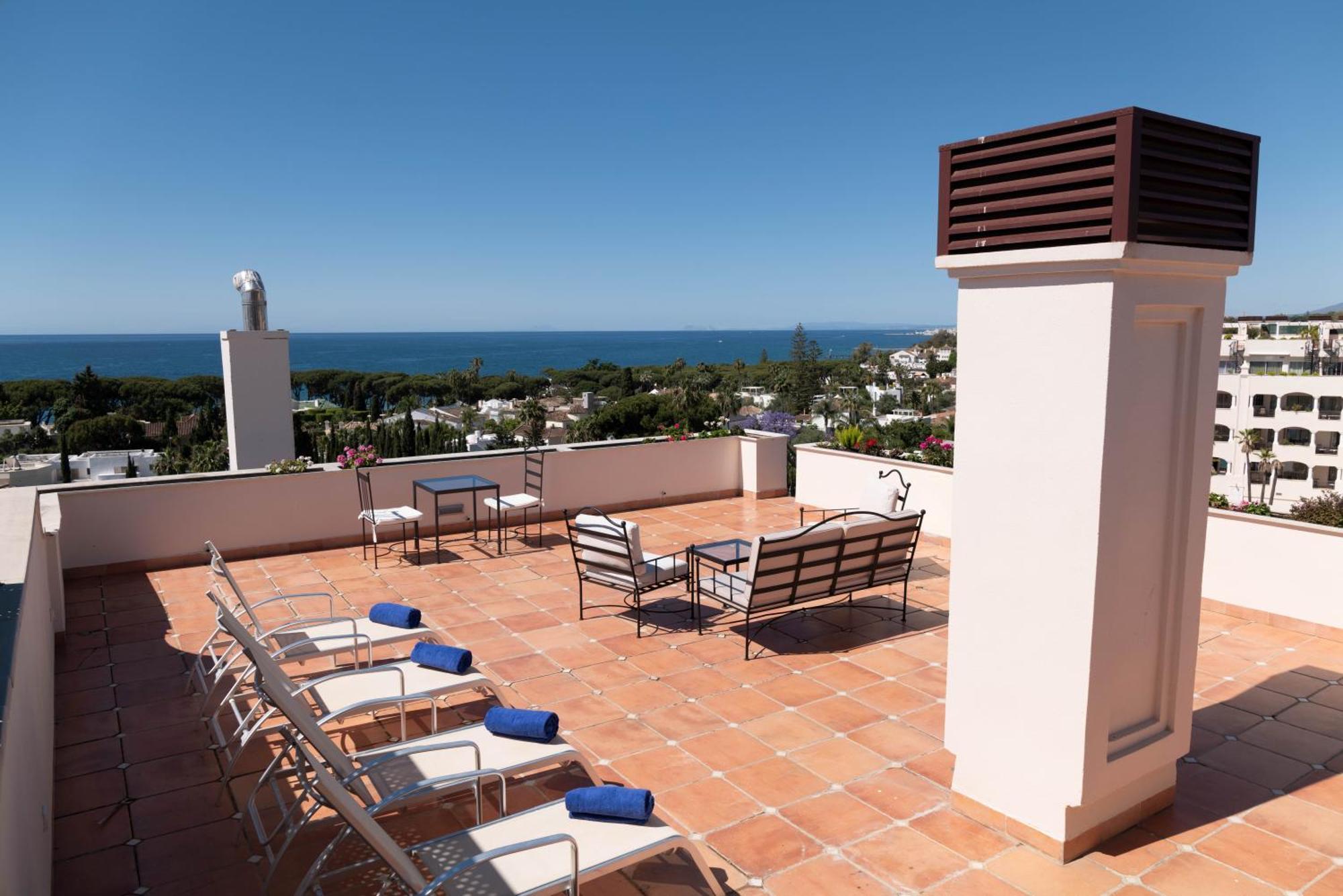 Guadalpin Suites Marbella Exterior photo